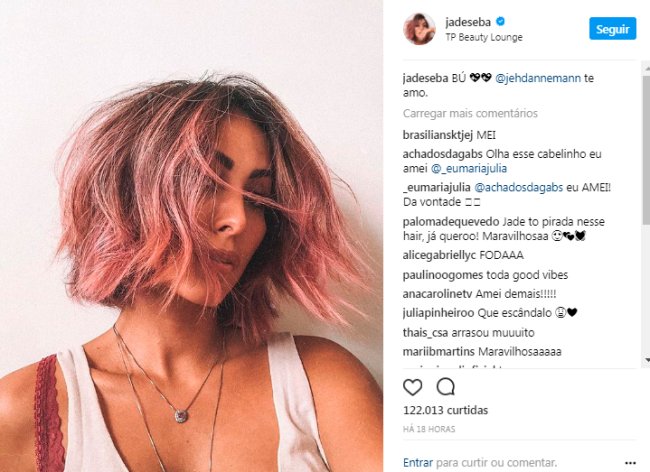 jade-seba-cabelo-rosa