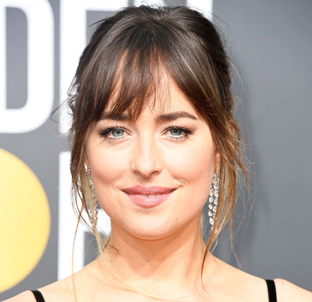 make-famosas-globo-de-ouro-2018-dakota-johnson