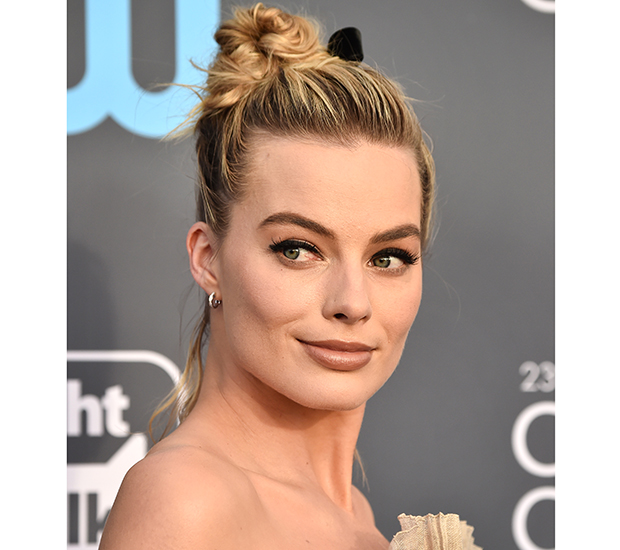 margot-robbie-coque-Critics'-Choice-Award