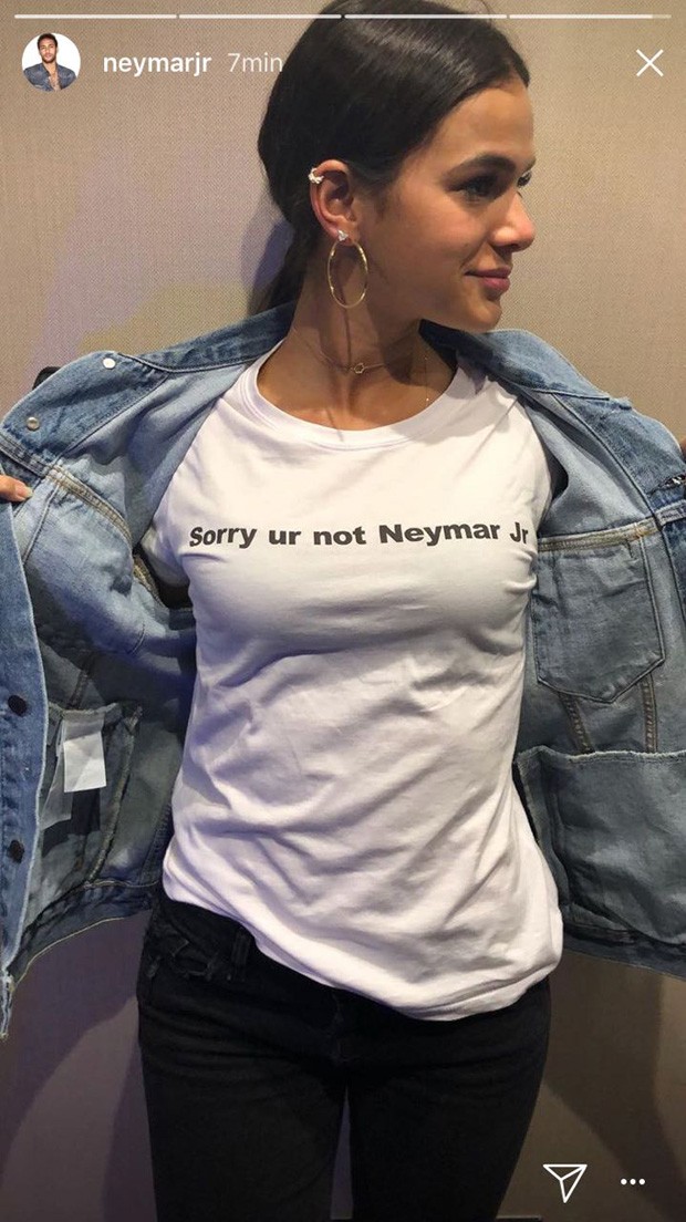 bruna-marquezine-neymar-camiseta