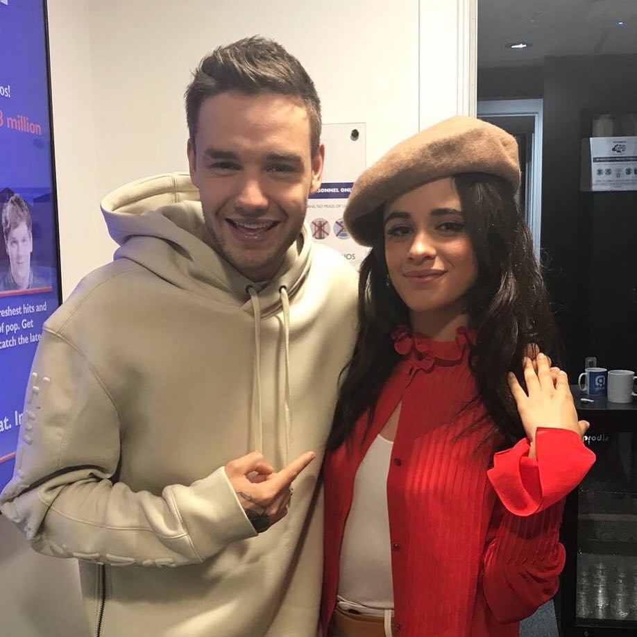 liam-payne-camila-cabello-cantam-juntos-programa-radio