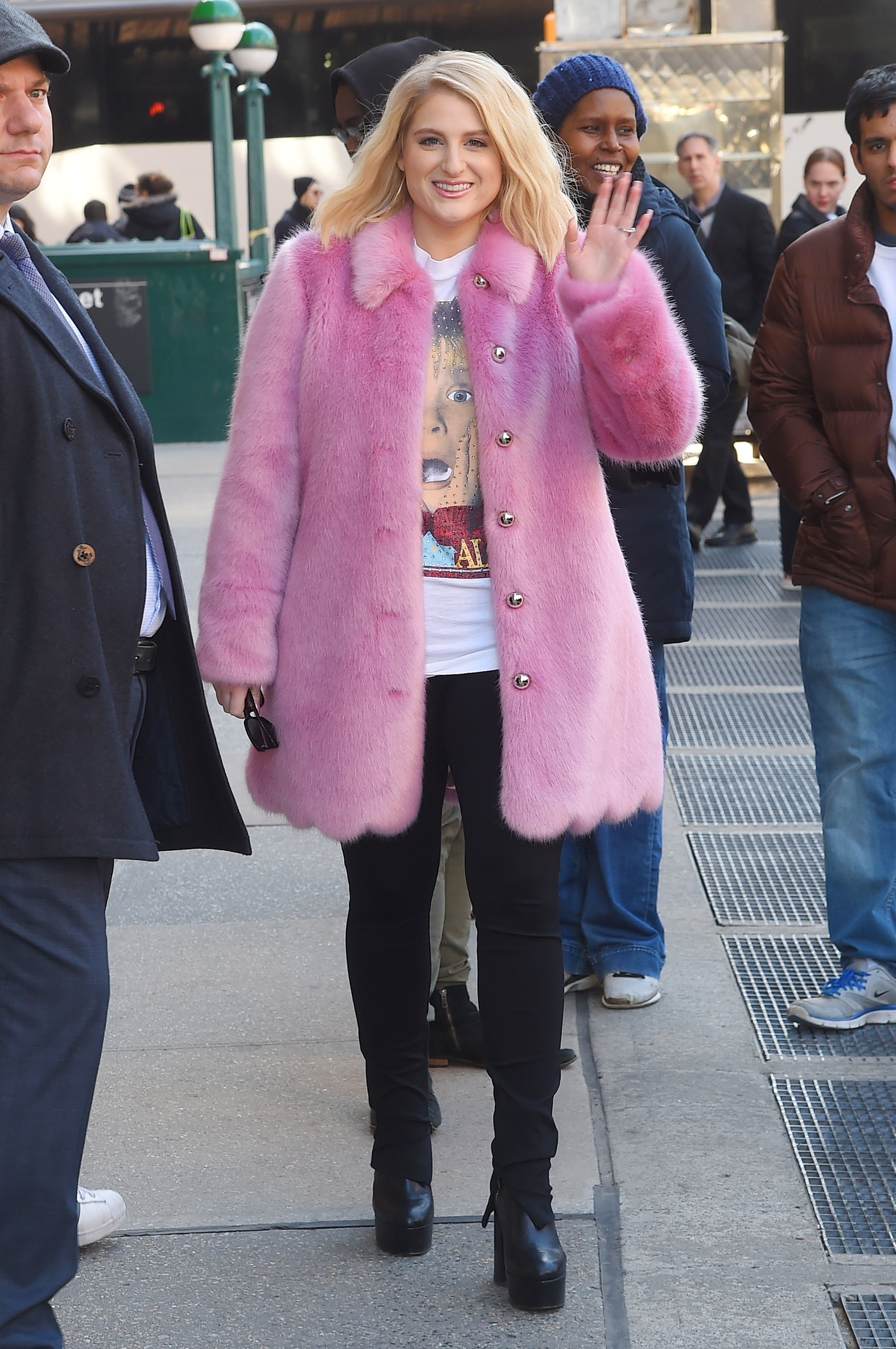 meghan-trainor-street-style meghan-trainor-street-style