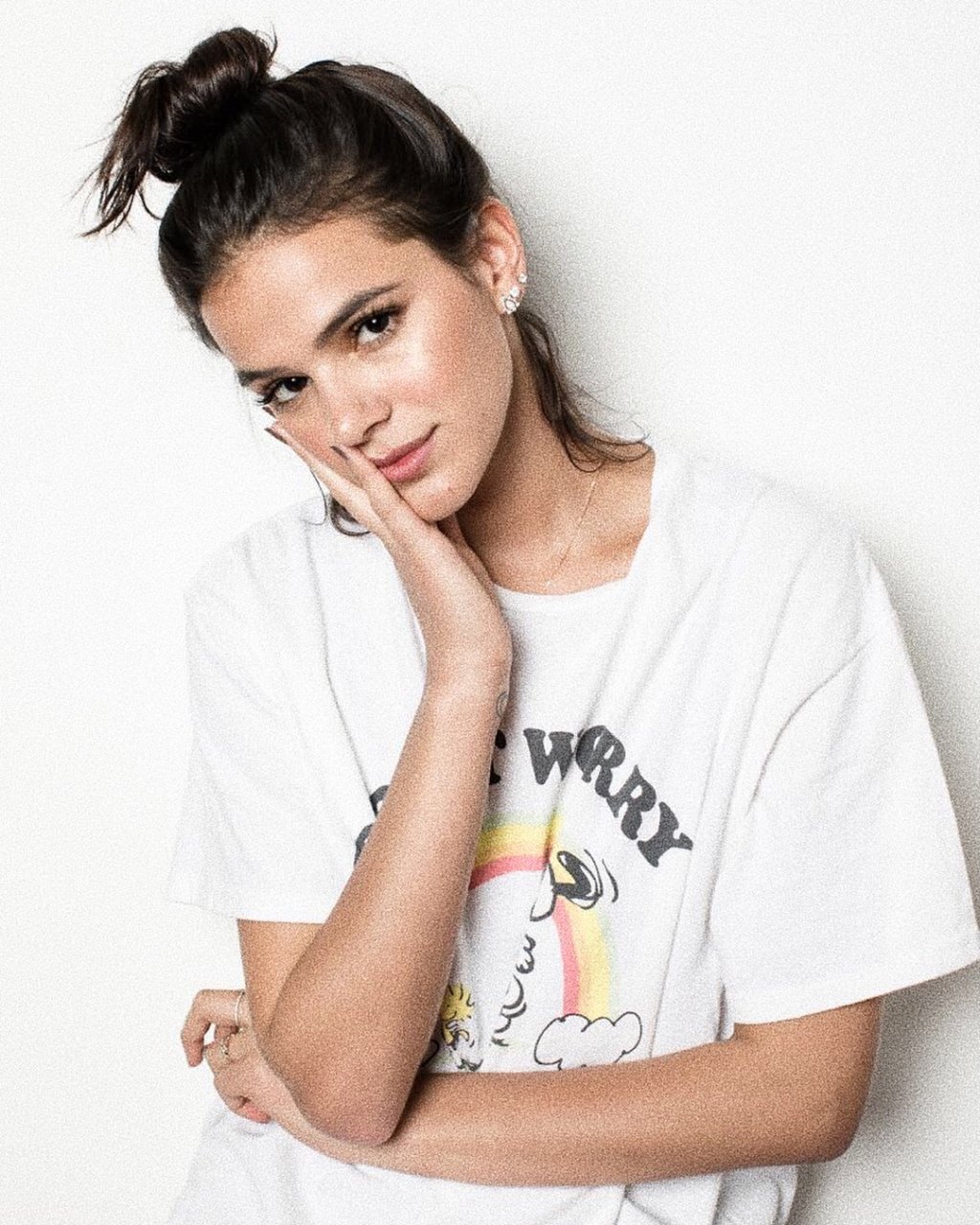 bruna-marquezine-rebate-hater-nao-precisamos-de-mais-odio