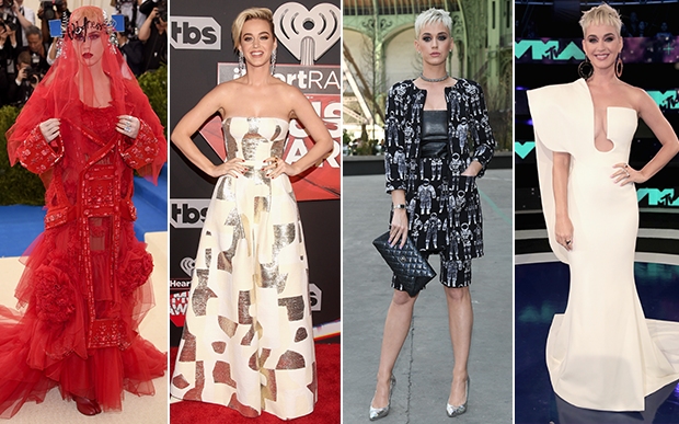 2017 – Já que é pra causar... Katy causou! 2017 foi o ano fashionista da cantora. Do look Maison Margiela ousadão no baile do MET ao visu moderninho no desfile da Chanel, Katy ostentou as grifes mais poderosas do mundo fashion.