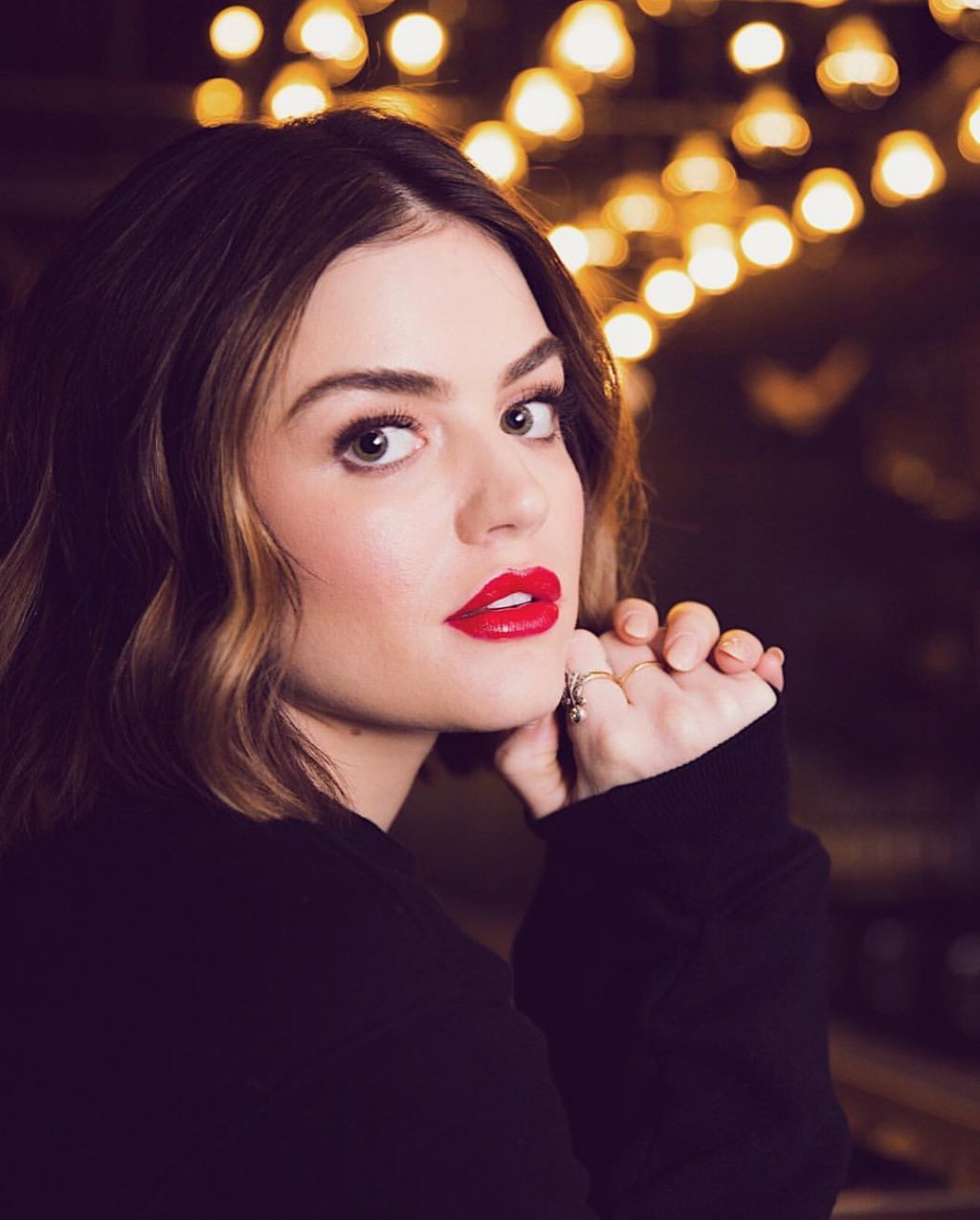 lucy-hale-revela-musica-ator-pll