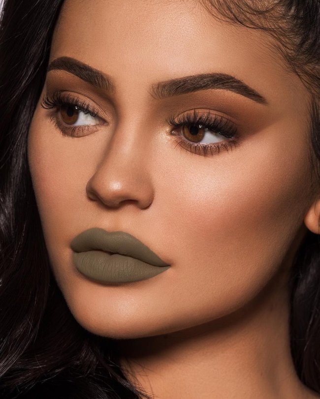 batom-verde-ironic-kylie-jenner-cosmetics-1 batom-verde-ironic-kylie-jenner-cosmetics-1