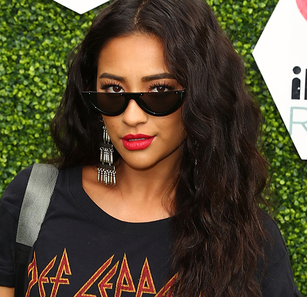 shay-mitchell-coachella shay-mitchell-coachella