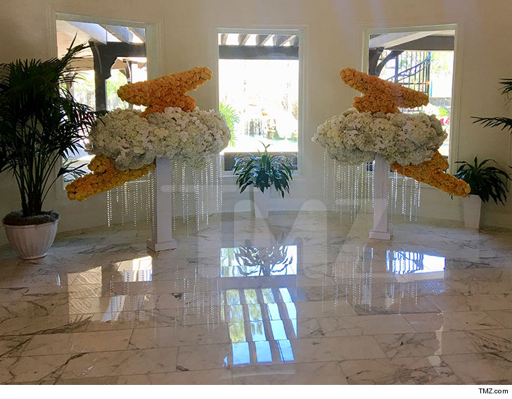 travis-scott-lightning-flower-tmz-wm-5 travis-scott-lightning-flower-tmz-wm-5