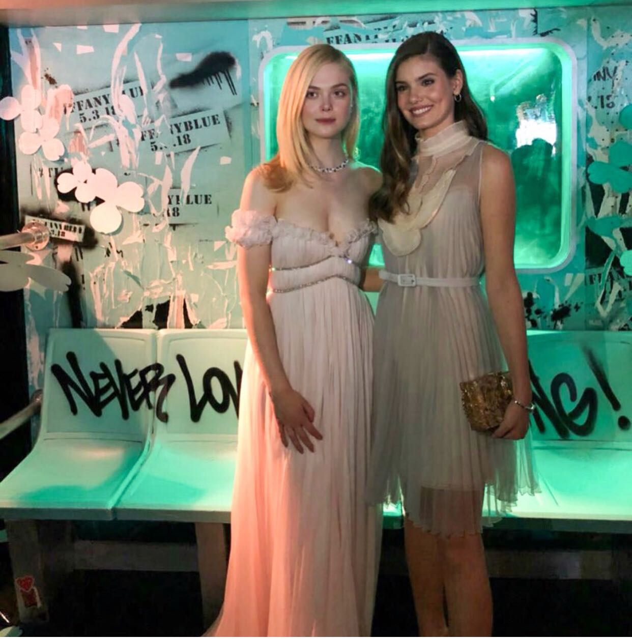 elle-fanning-e-camila-queiroz elle-fanning-e-camila-queiroz