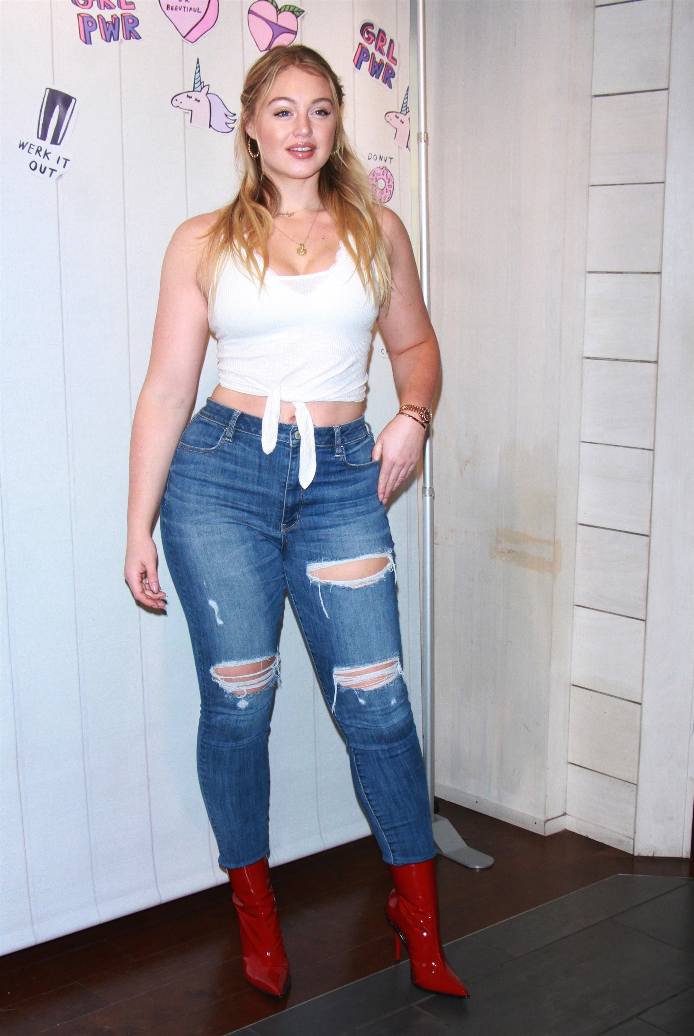 iskra-lawrence-look-do-dia
