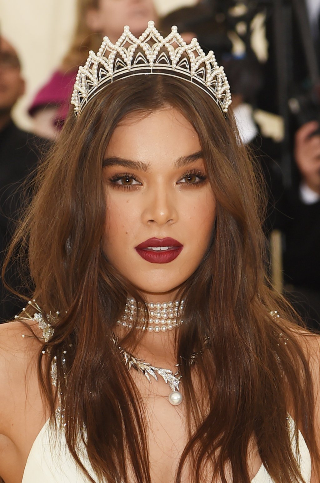 hailee-steinfeld-met-gala