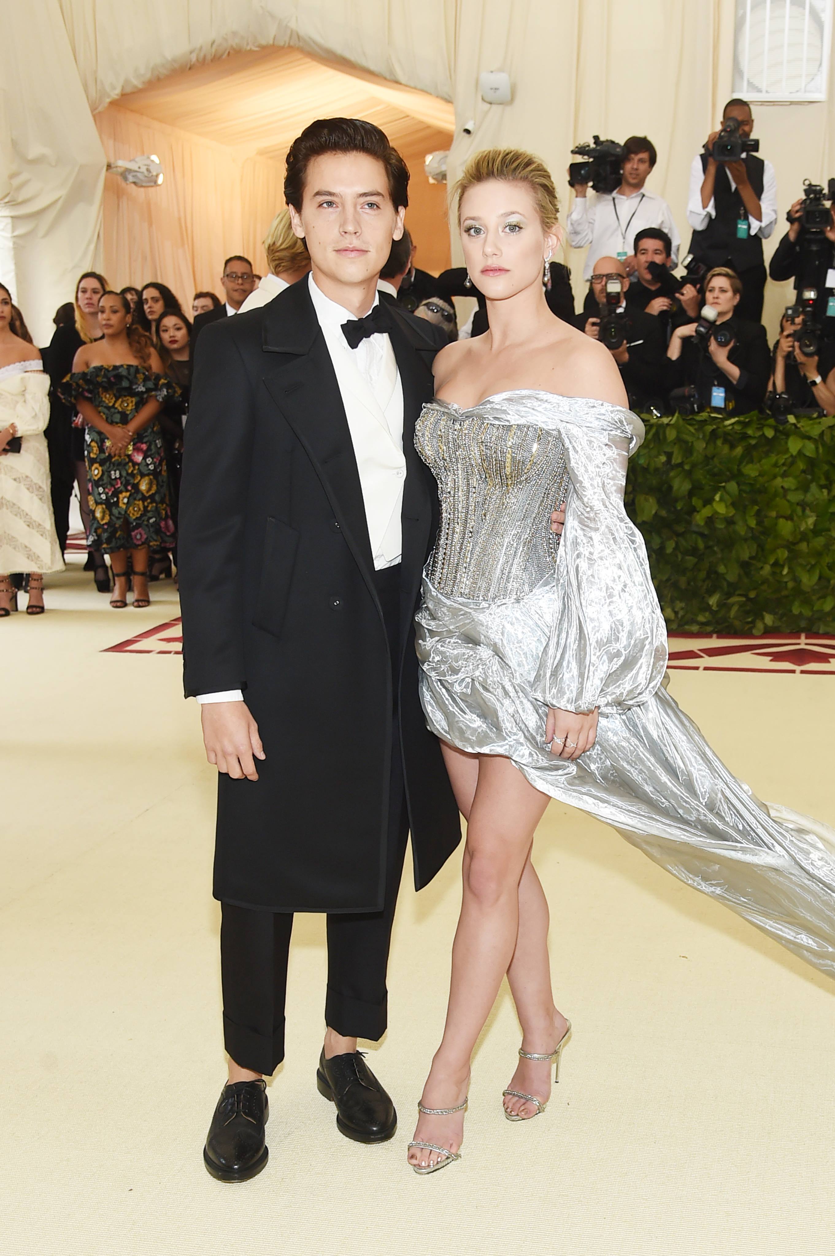 MET Gala 2018: Lili Reinhart e Cole Sprouse es... | Capricho