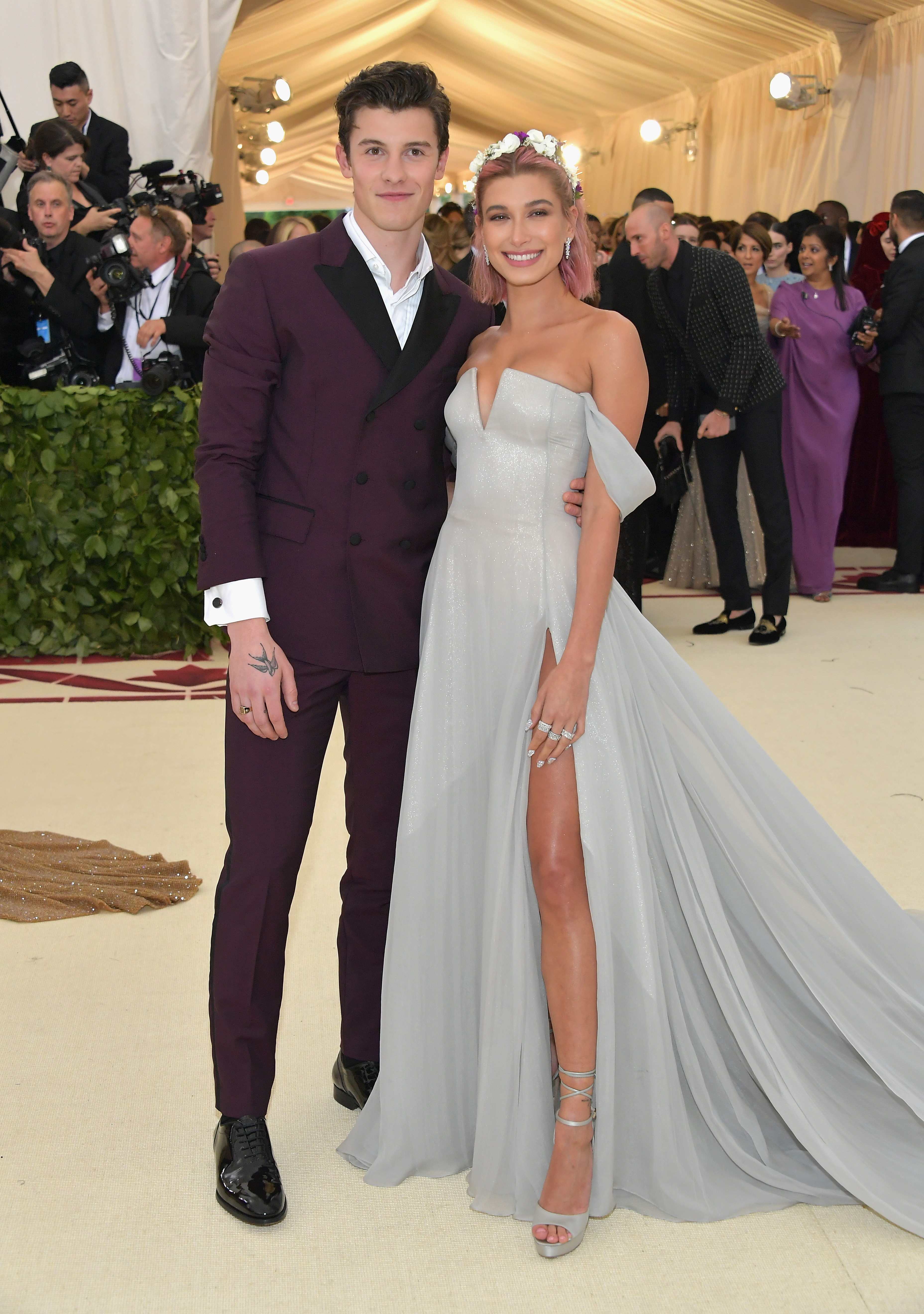 Shawn Mendes e Hailey Baldwin foram juntinhos ao MET Gala 2018 Capricho