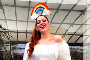 Ana Clara escolhe look fofo e divertido para a Parada LGBT