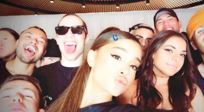 ariana-grande-rabo-de-cavalo-tic-tac ariana-grande-rabo-de-cavalo-tic-tac