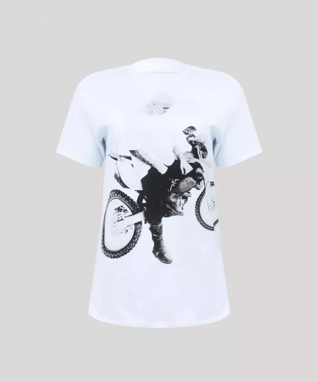 Camiseta (R$ 49,99*). Camiseta (R$ 49,99*).