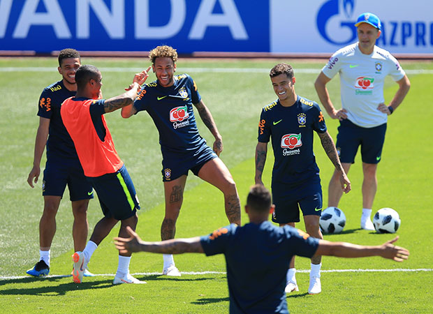 Seleção Brasileira durante treino na Rússia