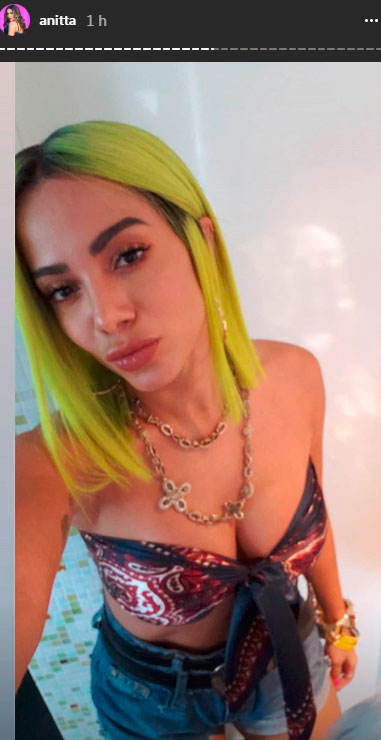 anitta-cabelo-amarelo