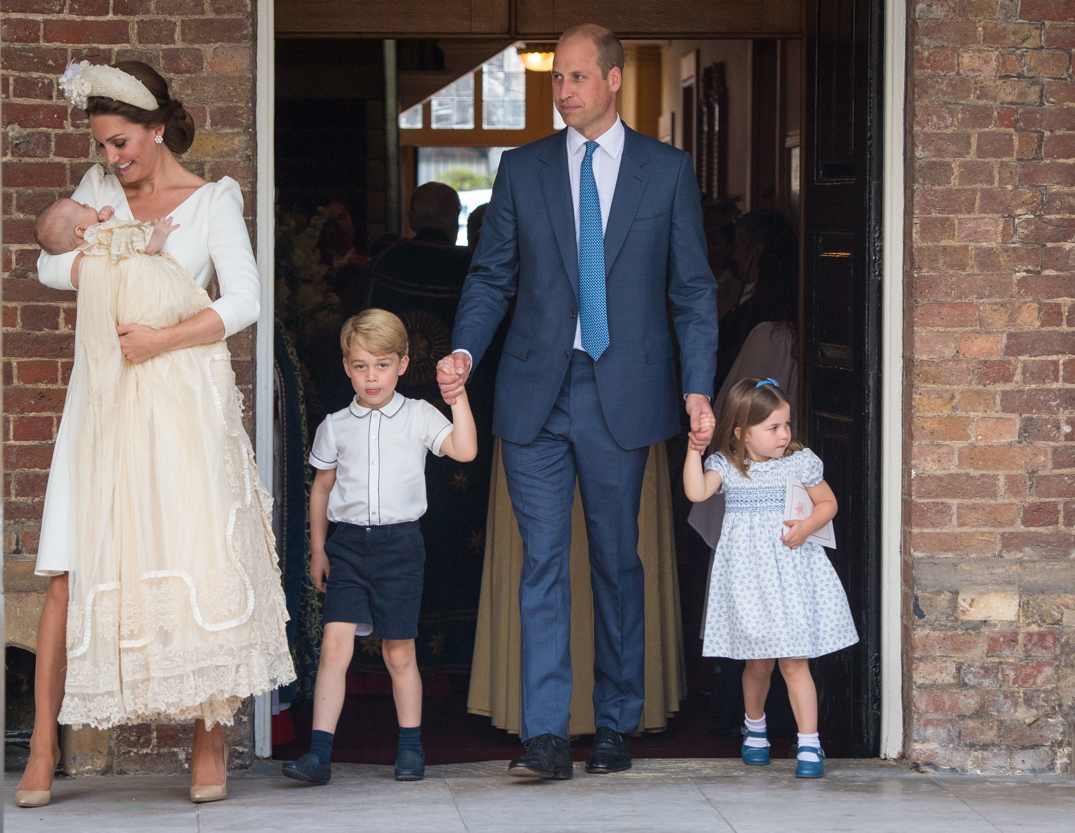 Bolo de casamento de William e Kate foi servido no batizado de Louis. Quê?