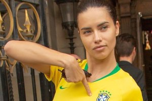 look-adriana-lima-camiseta-brasil-copa-do-mundo