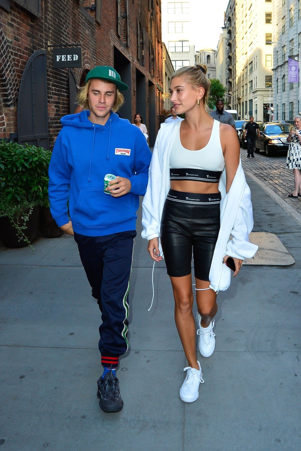 Looks de street style da Hailey Baldwin no street style