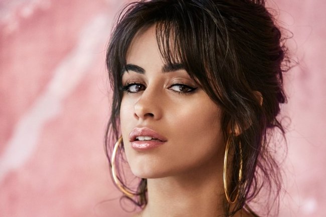 camila-cabello-colecao-de-maquiagem-havana-4 camila-cabello-colecao-de-maquiagem-havana-4