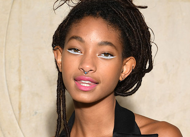 famosas-delineador-branco-willow-smith famosas-delineador-branco-willow-smith