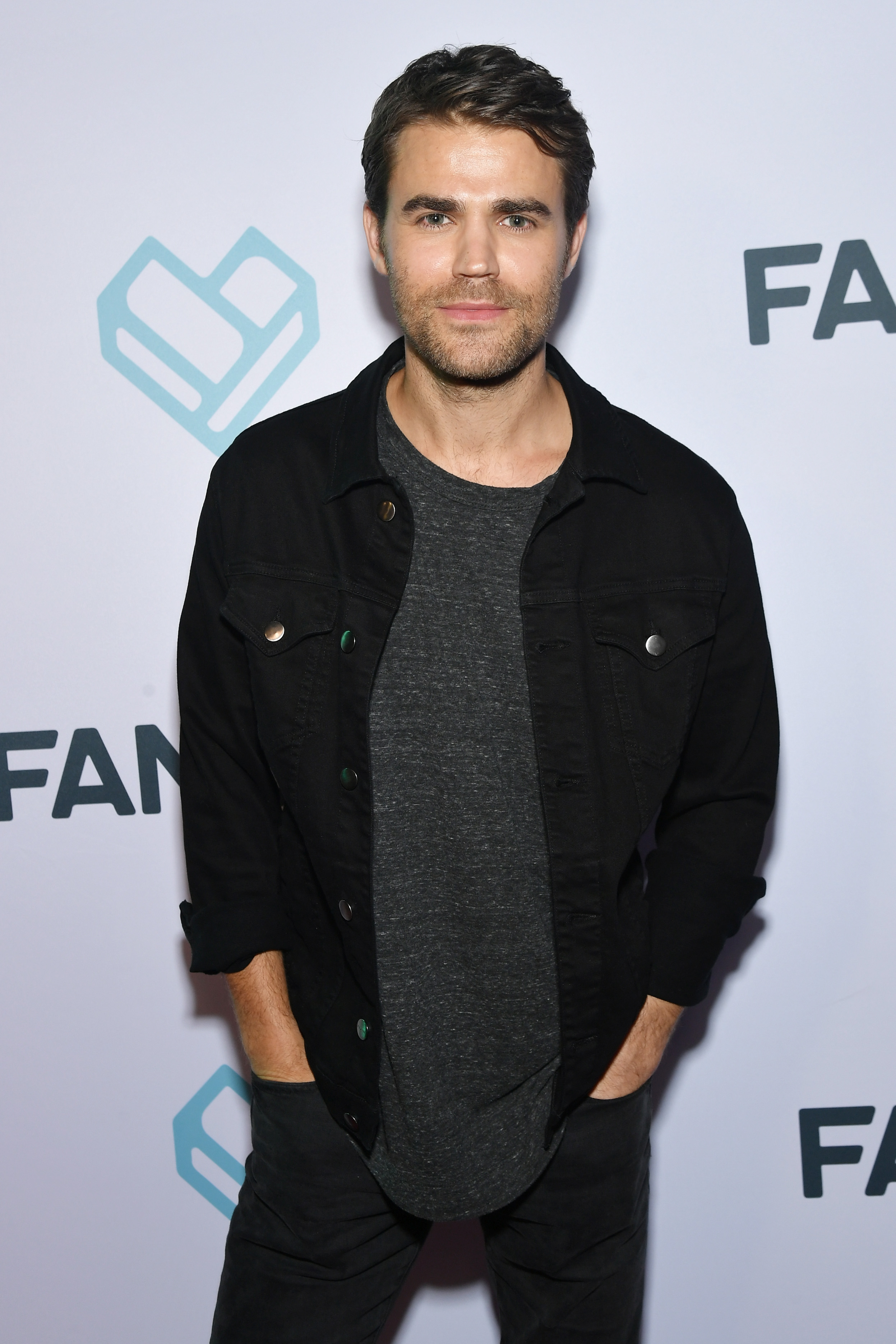 paul-wesley-comic-con paul-wesley-comic-con