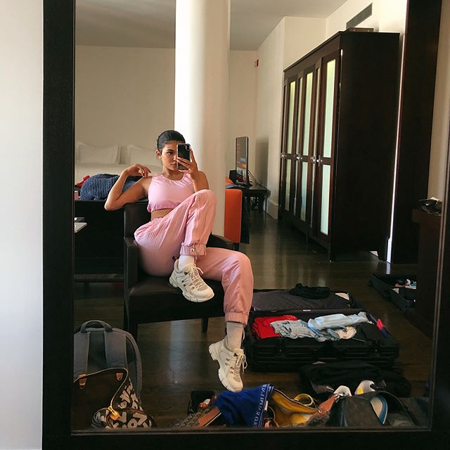 tendencia-meia-branca-tenis Tendência: usar tênis com meia branca é o novo truque fashion das famosas