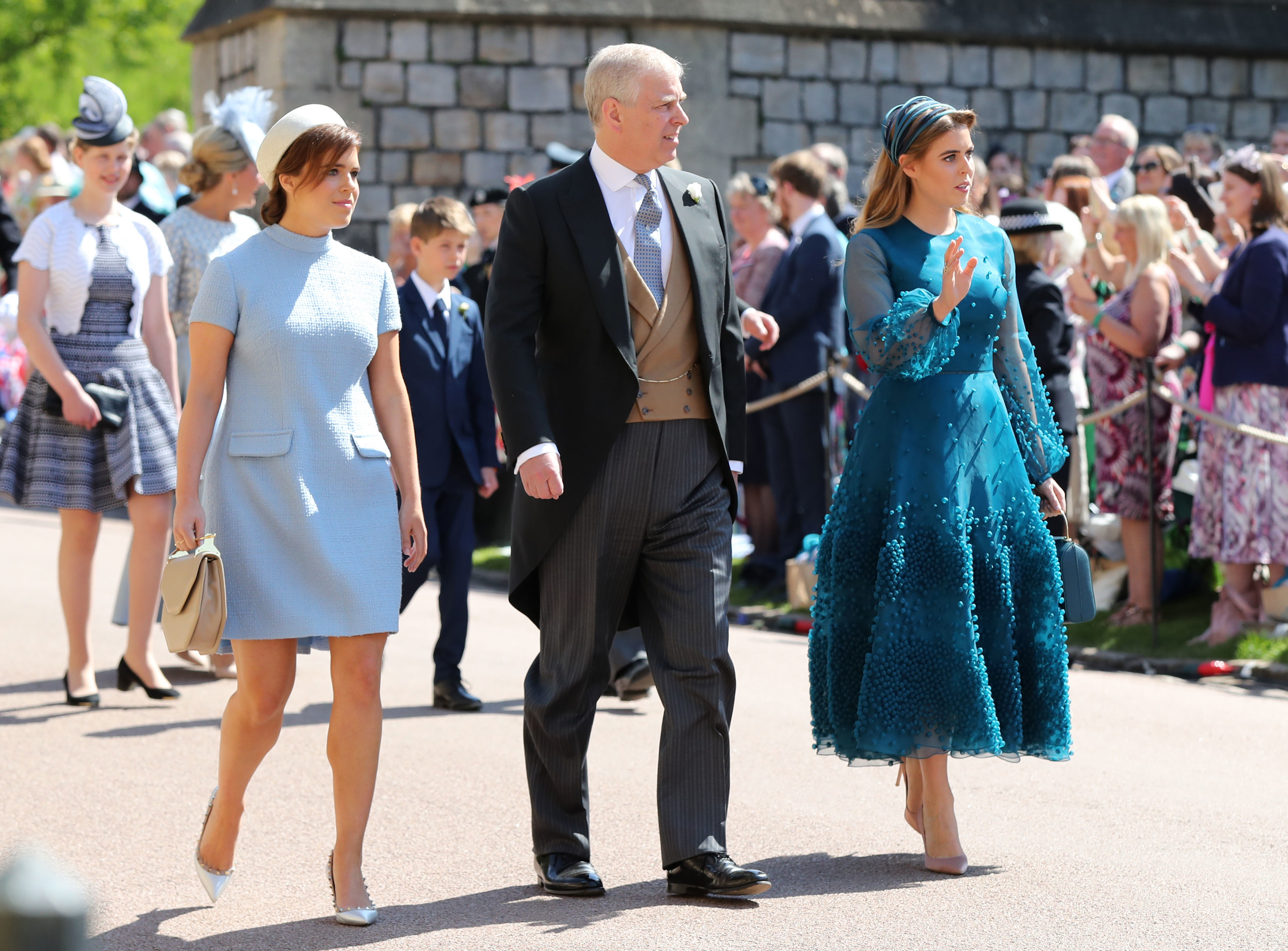 Casamento real princesas Beatrice e Eugenie choraram por cr ticas