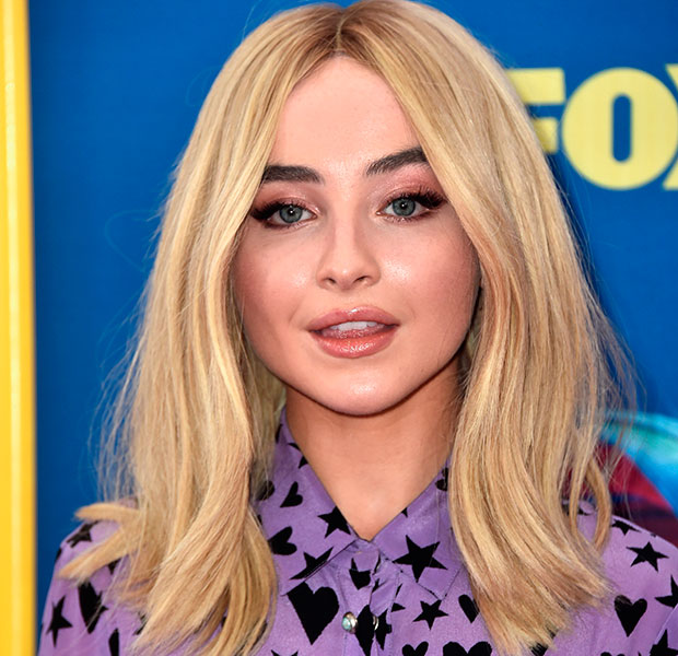 make-cabelo-famosas-teen-choice-awards-2018-sabrina-carpenter make-cabelo-famosas-teen-choice-awards-2018-sabrina-carpenter