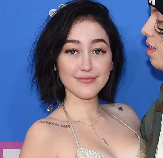 vma-2018-make-cabelo-famosas-noah-cyrus vma-2018-make-cabelo-famosas-noah-cyrus