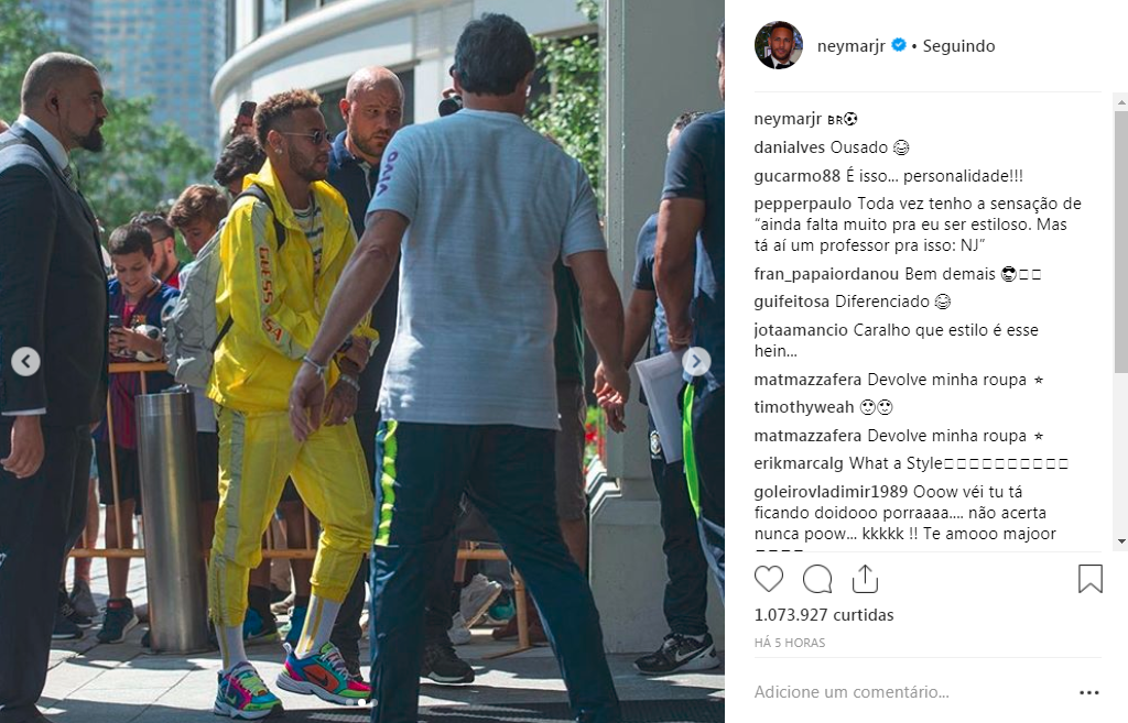 bruna-marquezine-comenta-look-de-neymar