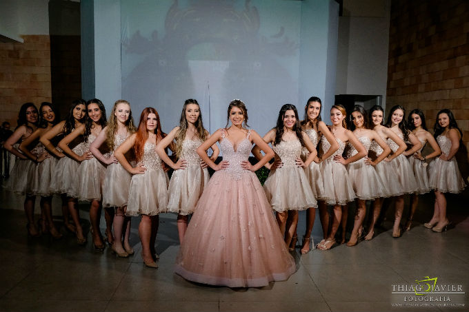 festa-15-anos-alice-pais-maravilhas-11