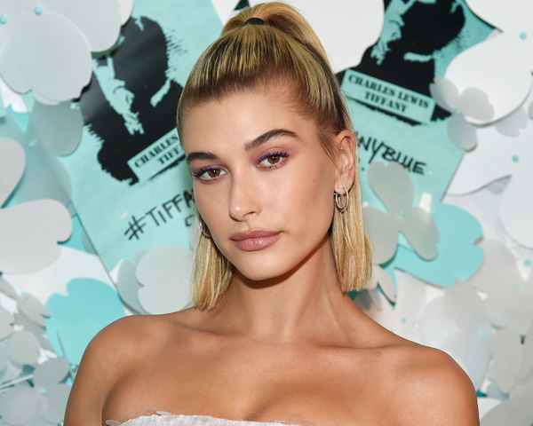 hailey-baldwin-sobrancelhas hailey-baldwin-sobrancelhas