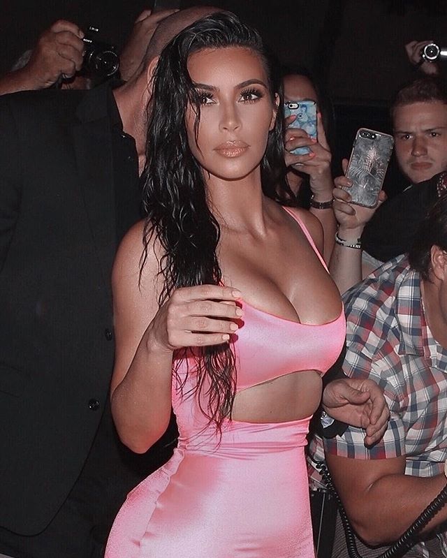 Kim kardashian tendencia neon