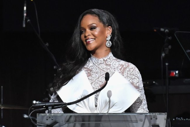 Rihanna comandou o desfile mais empoderado da NY Fashion Week