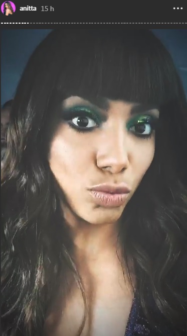 anitta-cabelo-franja-curta anitta-cabelo-franja-curta