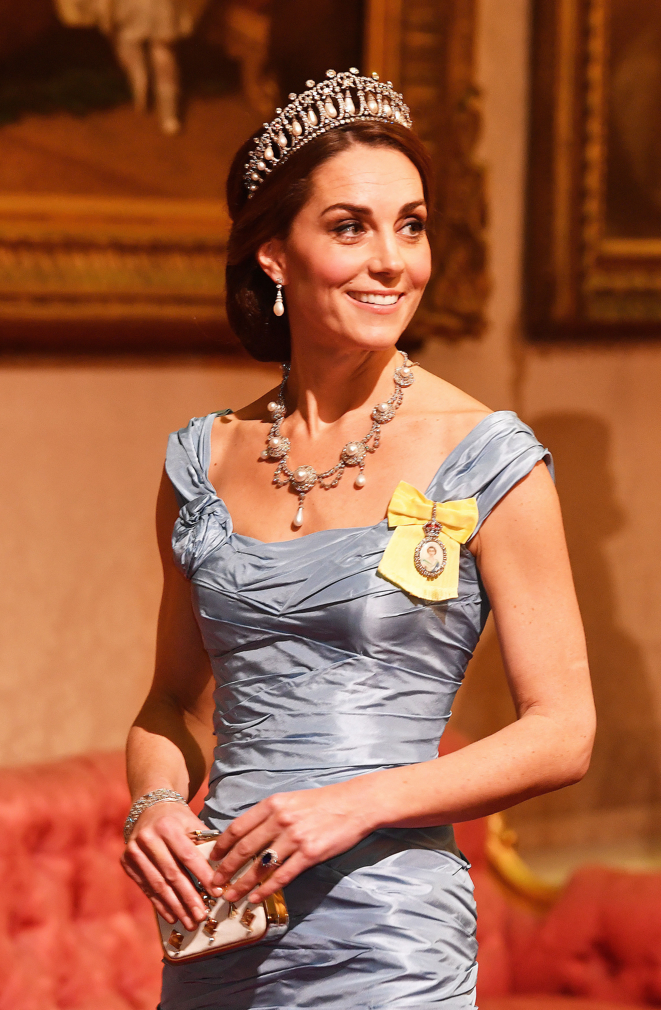 Kate Middleton usando a tiara Lover's Knot.