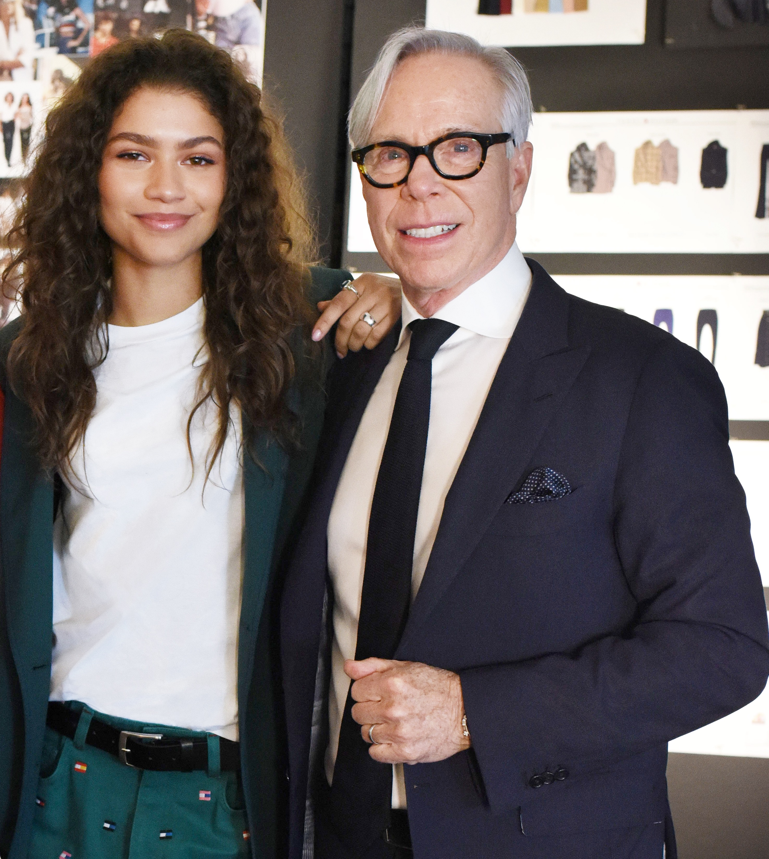 Zendaya e o estilista Tommy Hilfiger.