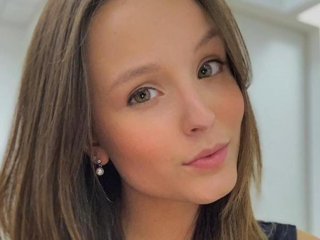 Larissa Manoela posta mensagem sobre aceitação... | Capricho