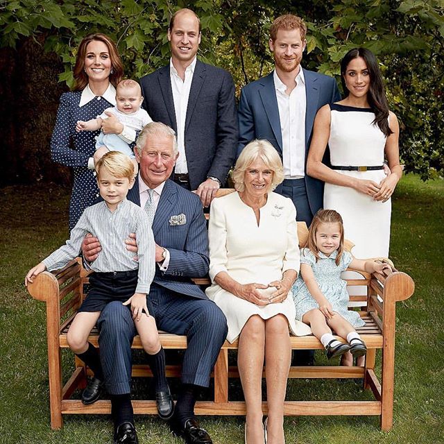 A família real reunida para comemorar os 70 anos do príncipe Charles.