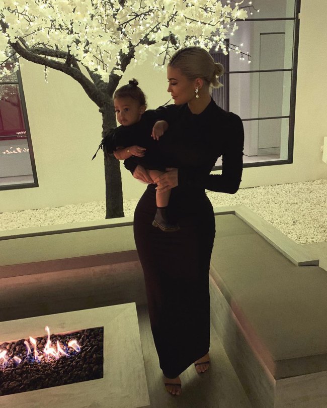 Kylie Jenner e Stormi.