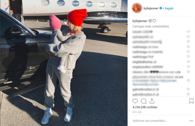 kylie-jenner-stormi-wesbster-look-combinando kylie-jenner-stormi-wesbster-look-combinando
