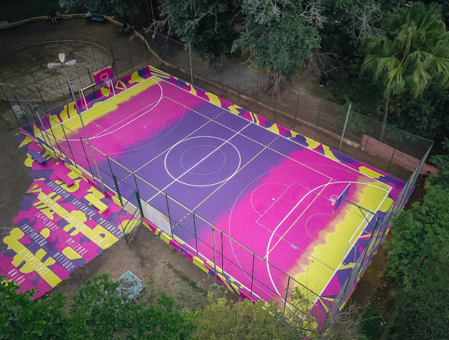A batalha das mulheres que só querem jogar basquete numa quadra pública