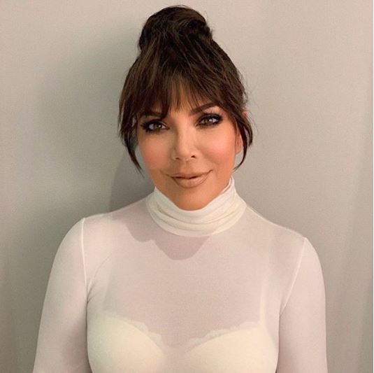 kris-jenner-penteados-coque-franja kris-jenner-penteados-coque-franja