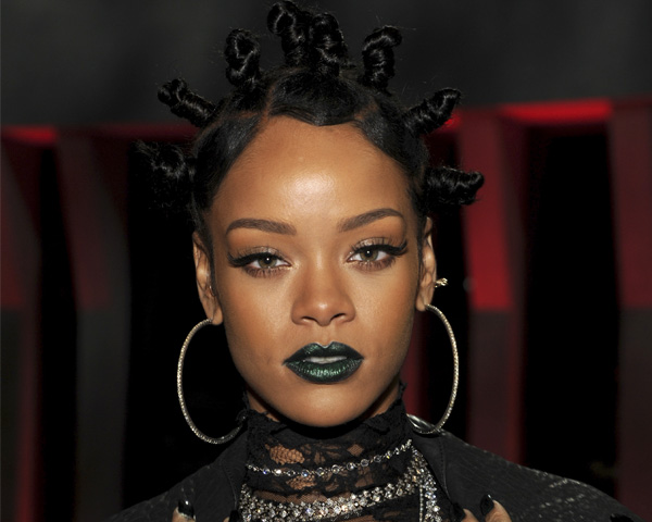 rihanna-bantu-knots-cabelo-penteado rihanna-bantu-knots-cabelo-penteado