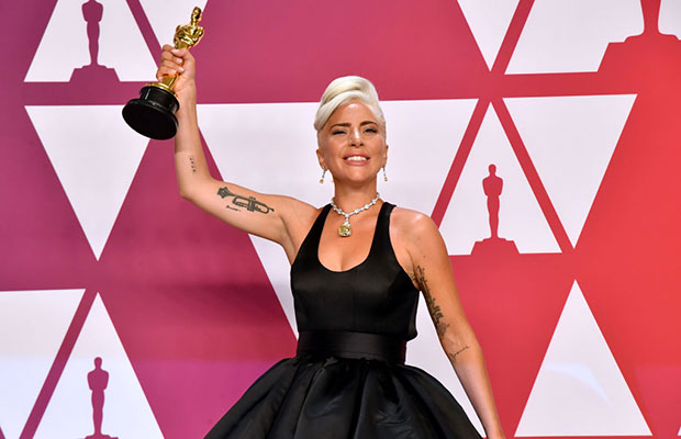 Lady Gaga usou não só um, mas dois looks maravilhosos no Oscar 2019