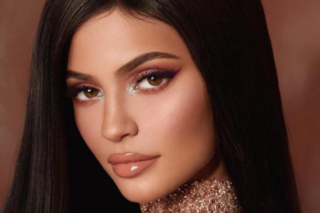 kylie-jenner-canto-interno