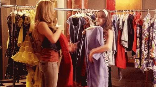 Blair e Serena fazendo compras